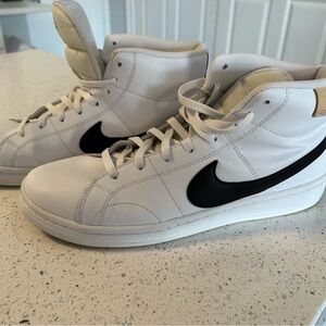 Men’s Nikes size 12
